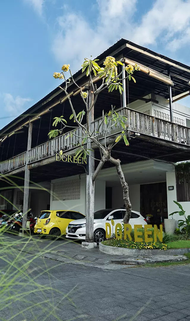 D Green