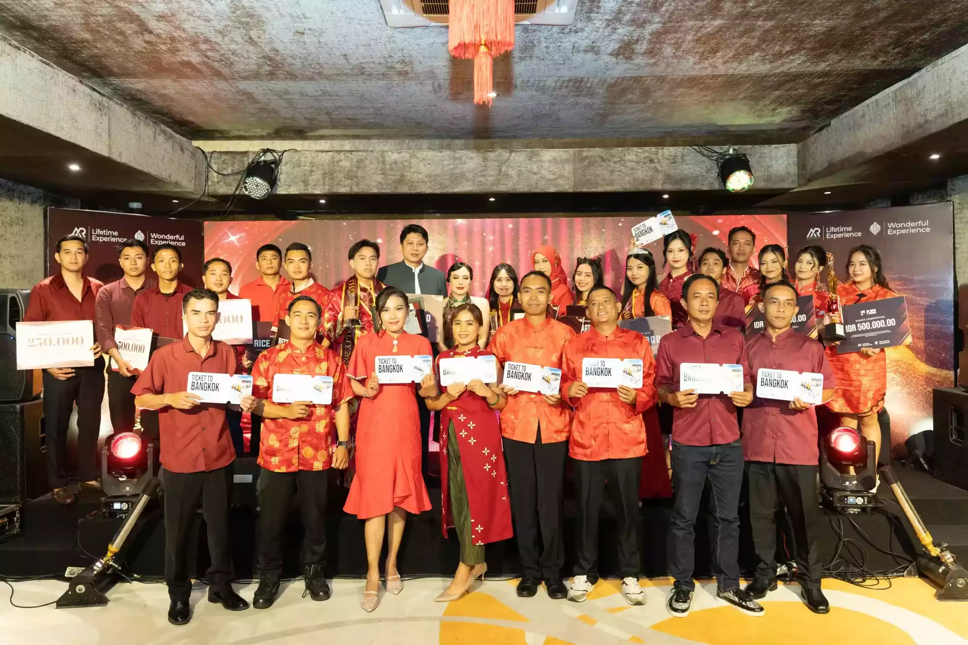 Foto Bersama Para Pemenang dan lainnya