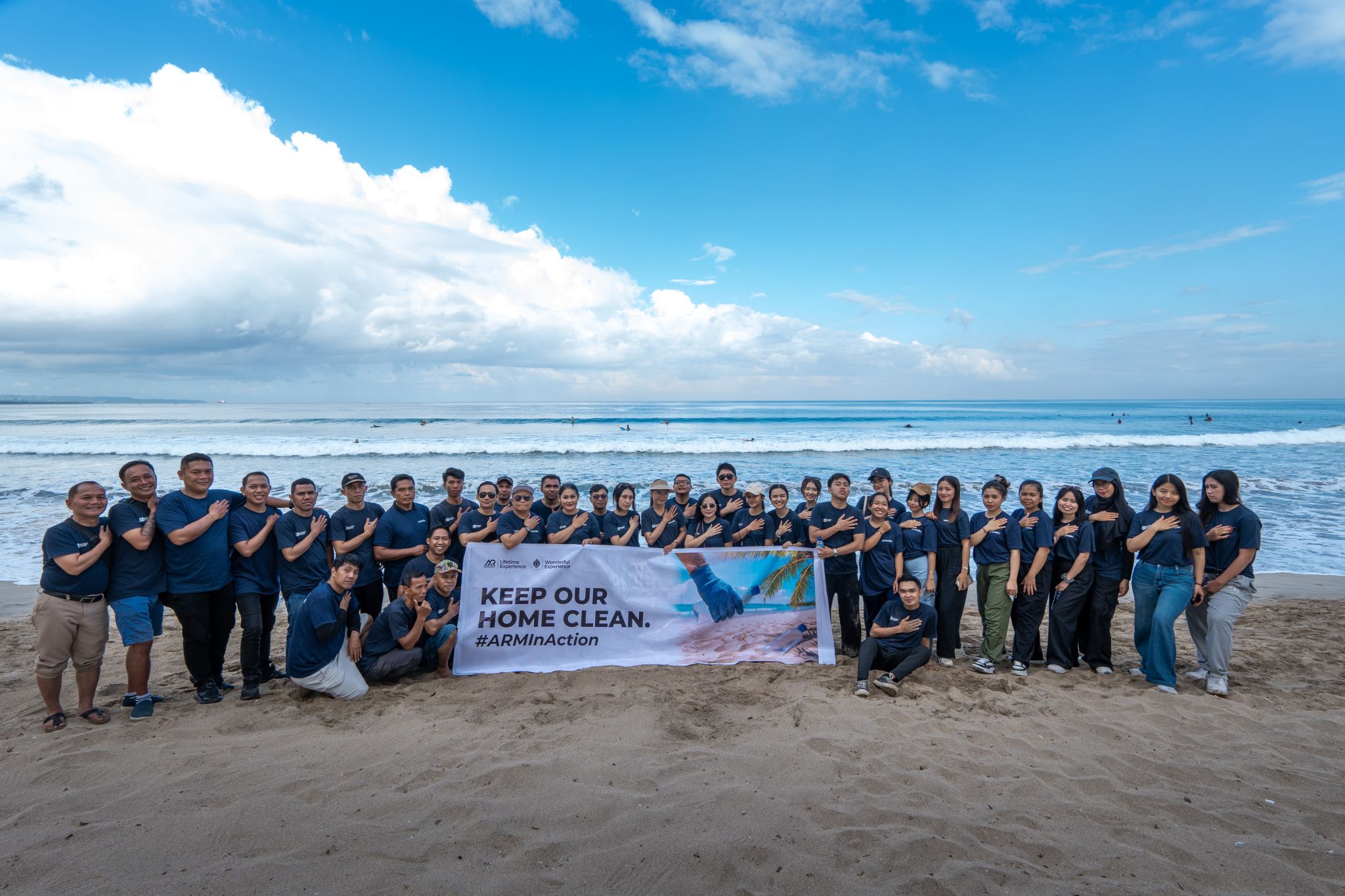 Mewujudkan Komitmen Berkelanjutan: ARM Hospitality Gelar Inisiatif Pelestarian Lingkungan di Pantai Kuta, Bali