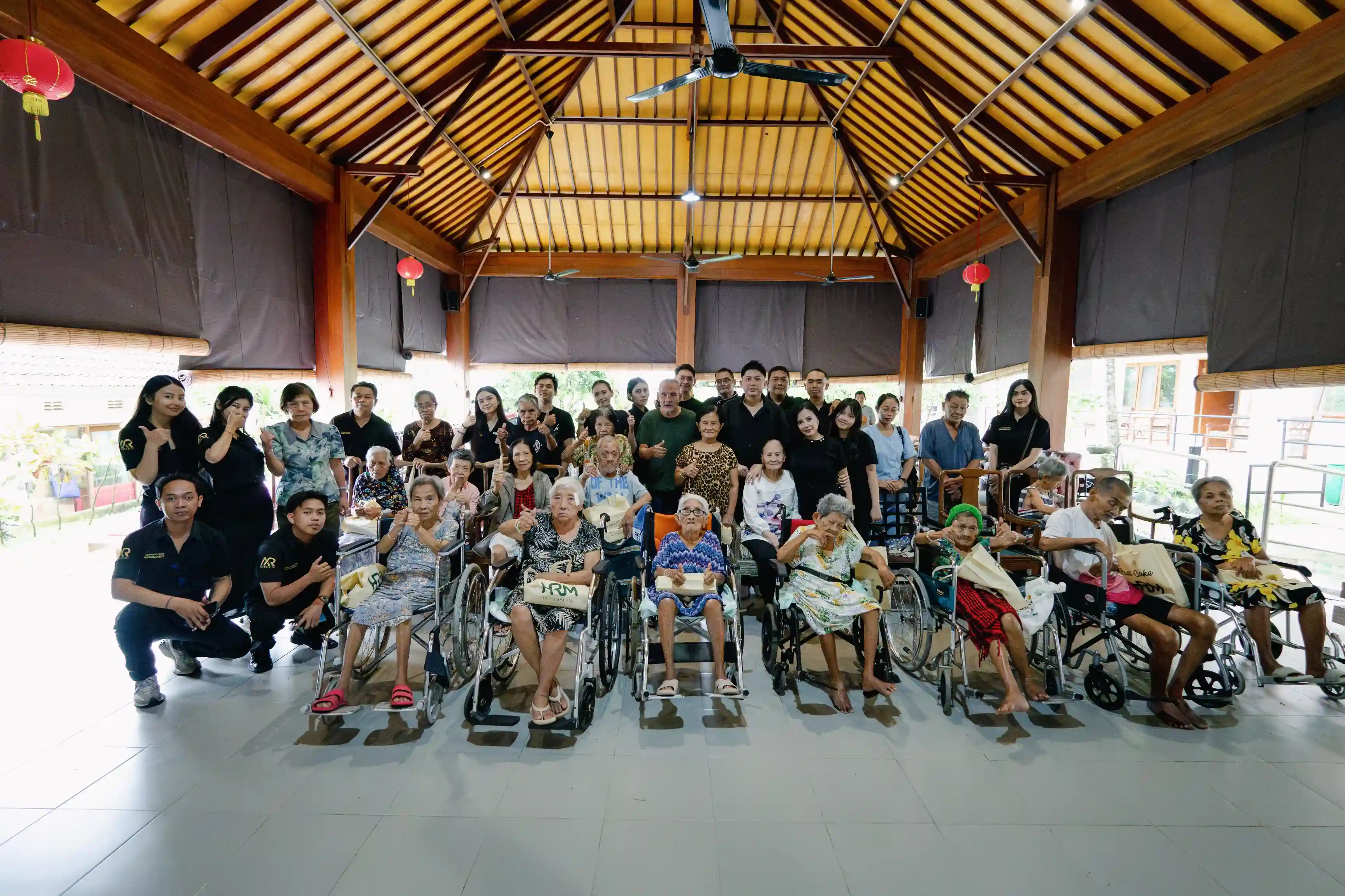 Menebar Senyum di Penghujung Tahun: Kunjungan Kasih ARM Hospitality ke Taman Werdha Syailendra Bali