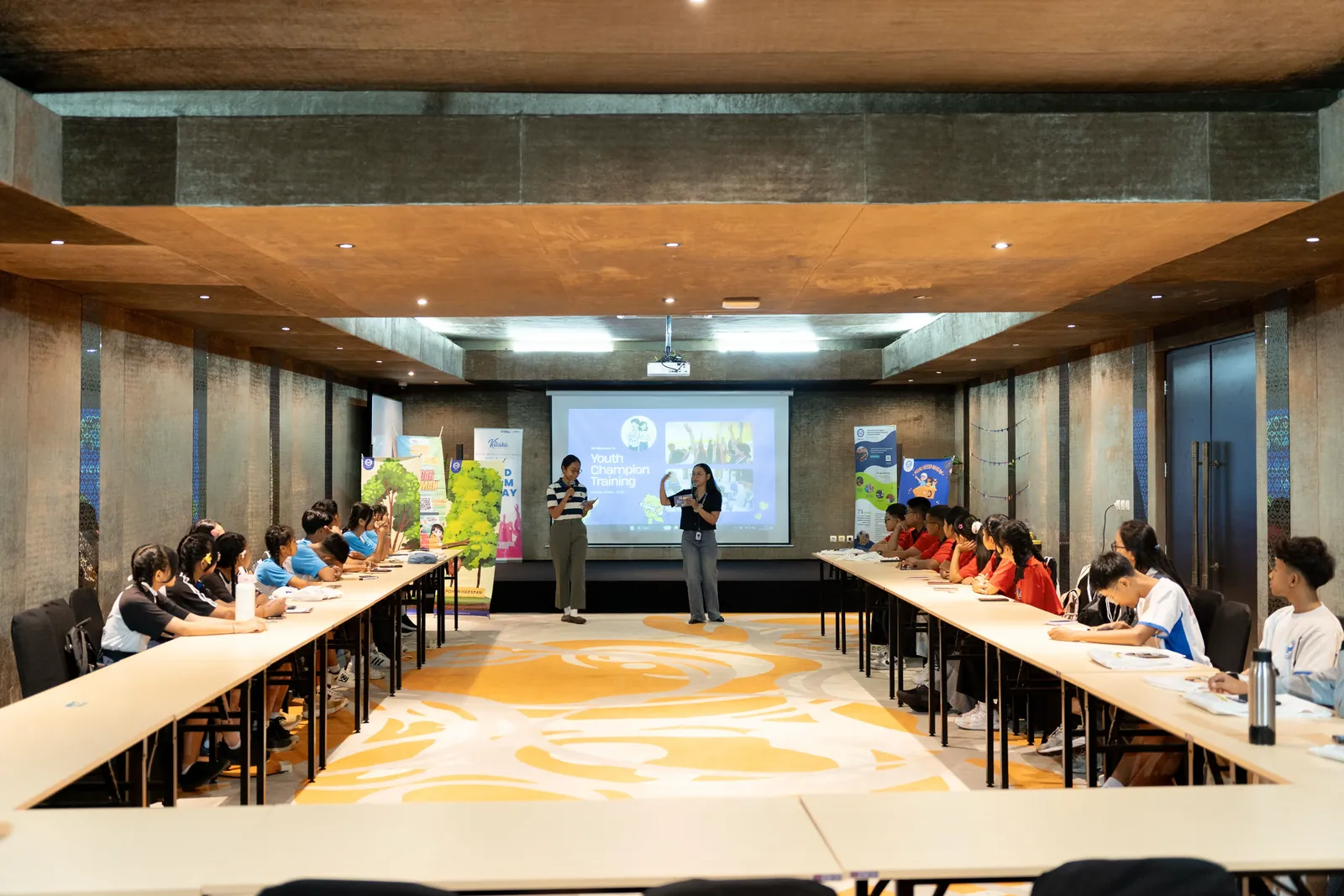 U-shape layout at Casablanca Meeting Room for training and workshops