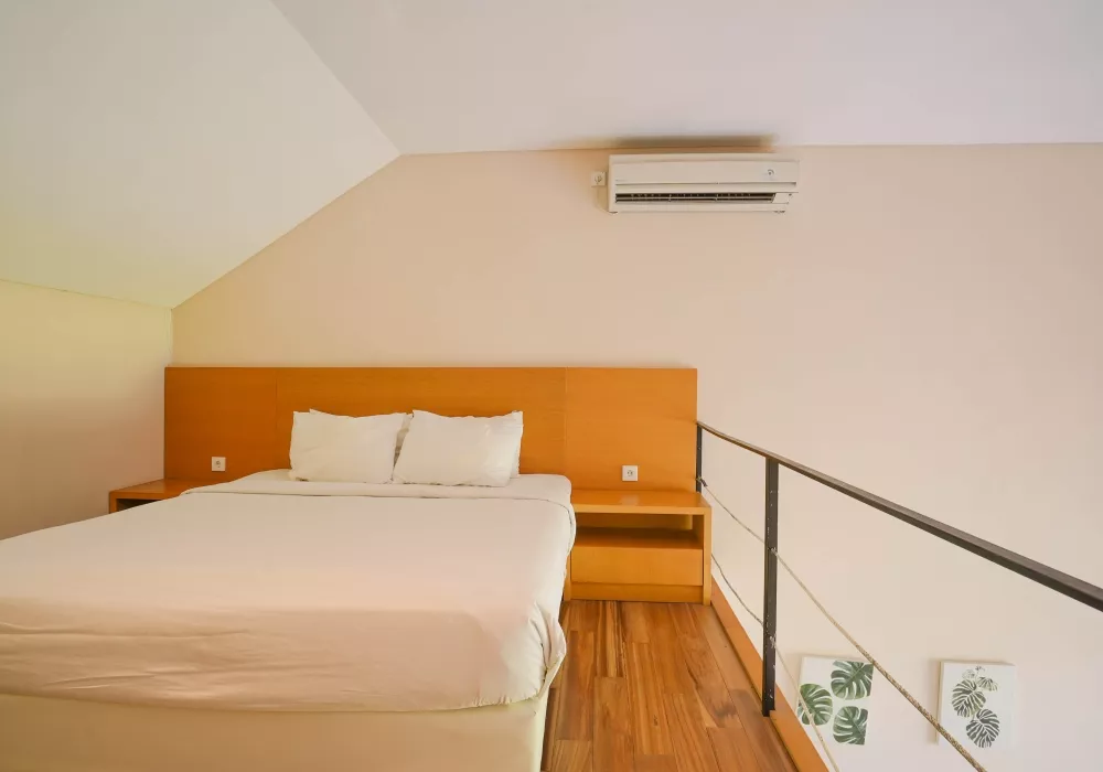 Mezzanine Room